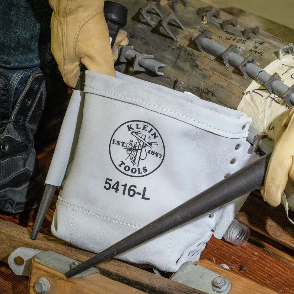 Klein Tools 5416L Bull-Pin And Bolt Bags, 3 Compartments, 10 In X 5 In, Leather 8 Klein Tools 5416L Bull-Pin And Bolt Bags, 3 Compartments, 10 In X 5 In, Leather - Image 6