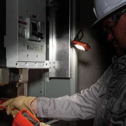 Klein Tools 56403 Rechargeable 460 Lumen Cordless Personal LED Worklight -Tool Storage Sales klnn56403 i