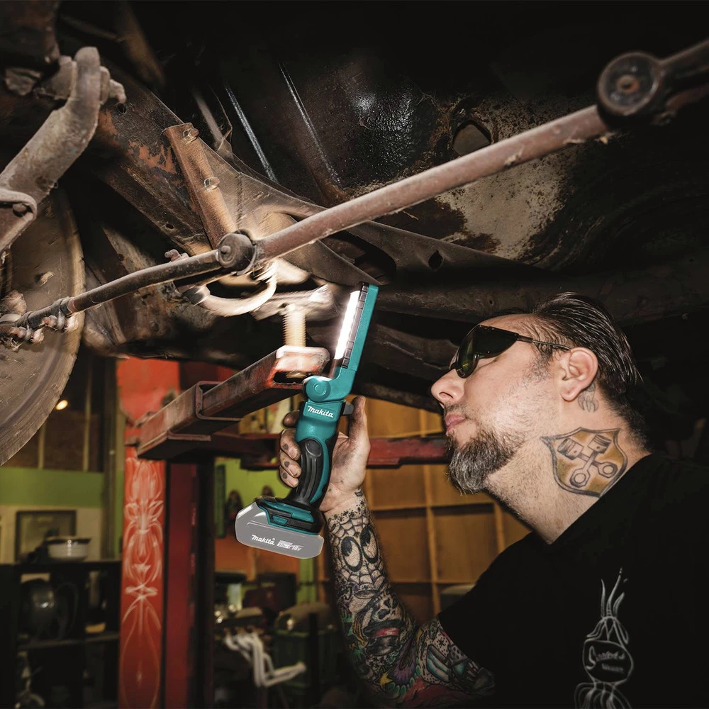 Makita DML801 LXT 18V Cordless Lithium-Ion 12 LED Flashlight (Tool Only) 9 Makita DML801 LXT 18V Cordless Lithium-Ion 12 LED Flashlight (Tool Only) - Image 7