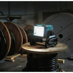Makita DML811 18V LXT Lithium-Ion LED Cordless/ Corded Work Light (Tool Only) -Tool Storage Sales mktndml811 i