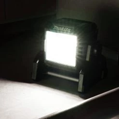 Makita ML003G 40V Max XGT Lithium-Ion Cordless L.E.D. Work Light (Tool Only) -Tool Storage Sales mktnml003g c